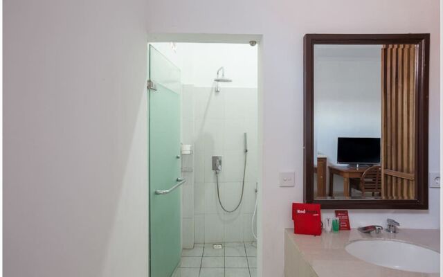 RedDoorz near Padang Galak Beach