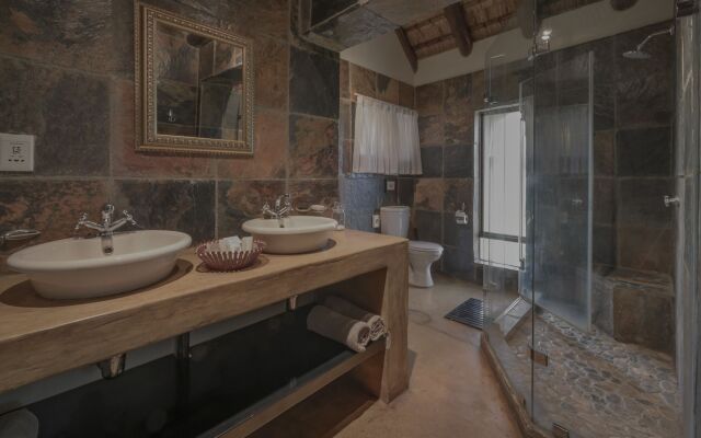 Karongwe- Shiduli Safari Lodge