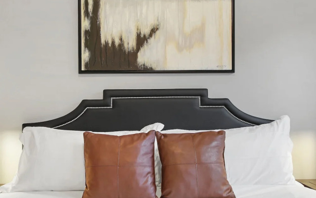 1BR Vibrant Apt - Montrose 2E