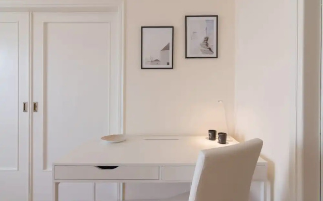 Phaedrus Living: City Center Flat Michalakopoulou