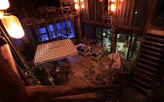 Floral Hotel · Kuan Tang Lijiang