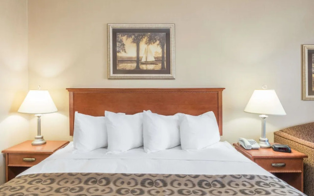 Ramada Clairmont/Grande Prairie