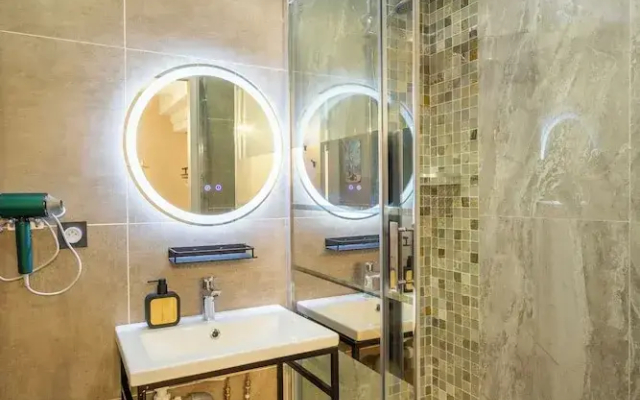 Adira Marseille Panier