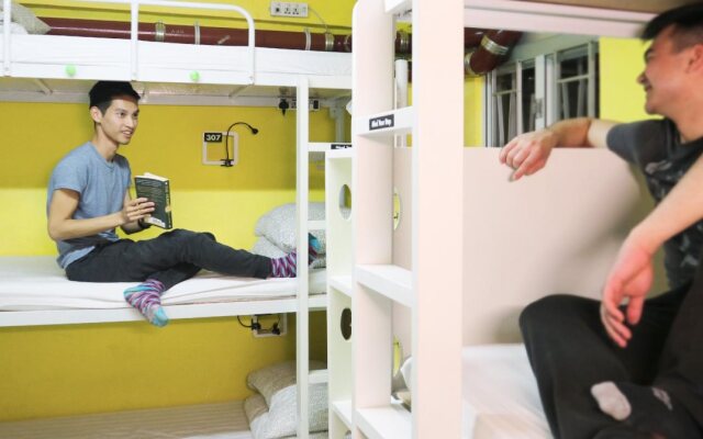Starpacker - Hostel