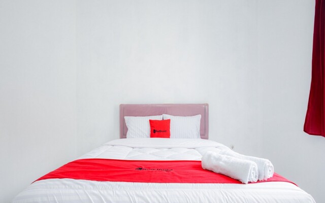 RedDoorz near Jalan Cikini