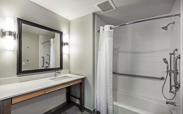 Holiday Inn Houston NE - Bush Airport Area by IHG