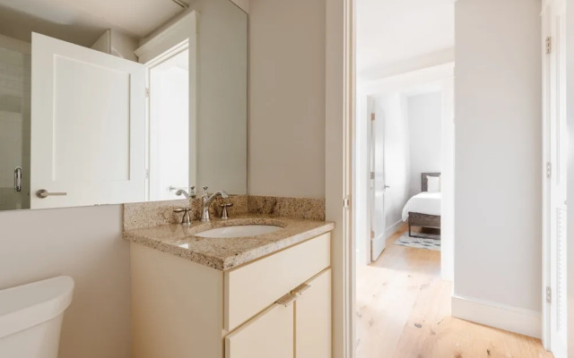 Oakwood At 234 Newbury