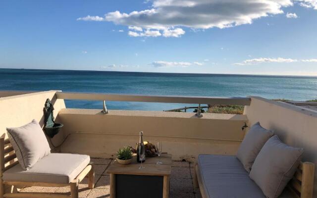 Nouvelle annonce : Appartement rénové de 66m2 pleine vue mer!