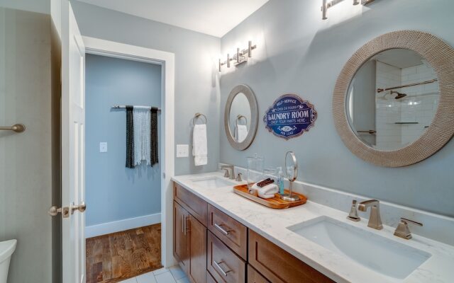 Potter Lane Home - 4 Br Home