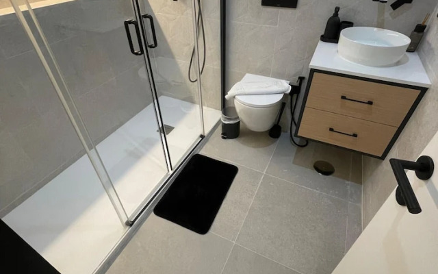 Downtown Premium With Balcony by Vacationy