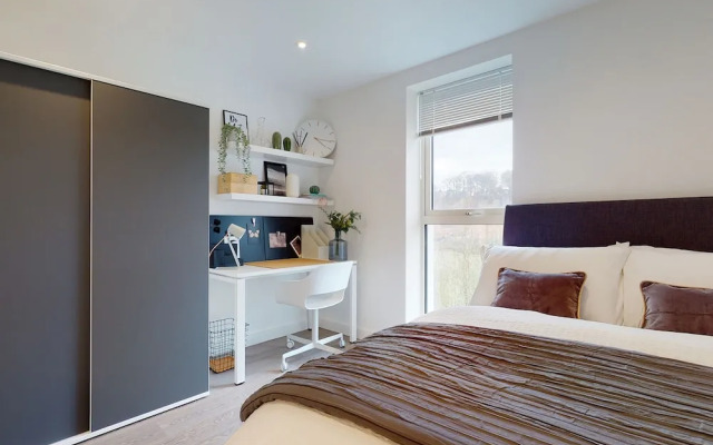 Gorgeous Studios - NEWCASTLE UNDER LYME