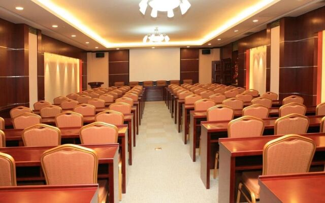 White Clouds Hotel - Dalian