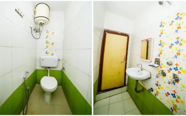 SR Inn By OYO Rooms