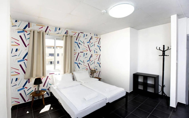 Little Tel-Aviv Hostel