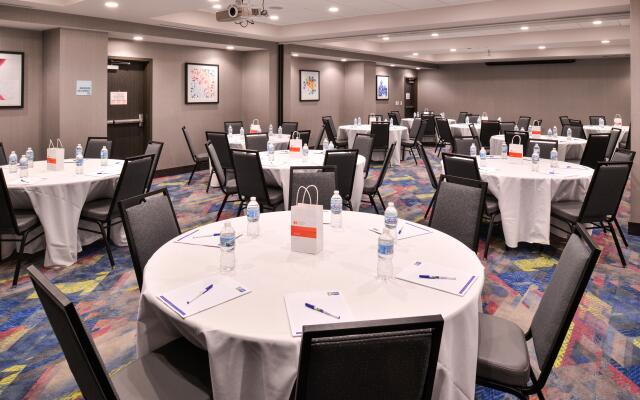Holiday Inn Express & Suites Bryant - Benton Area by IHG