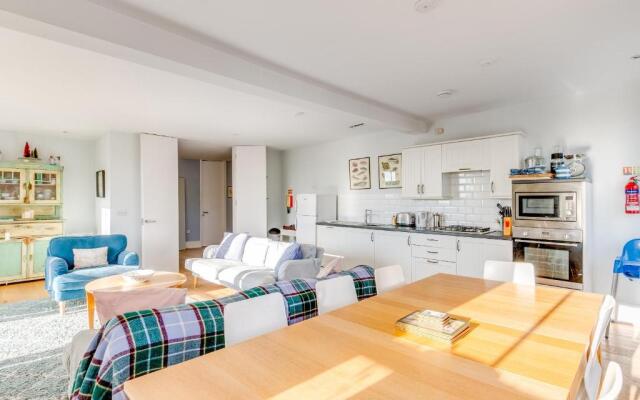 Apt 3, 26 Broad Street