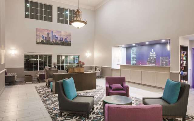 La Quinta Inn & Suites by Wyndham Mansfield TX