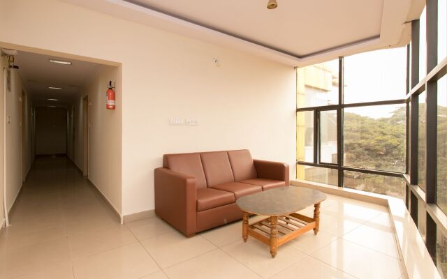 OYO 10293 Rajmahal Comforts