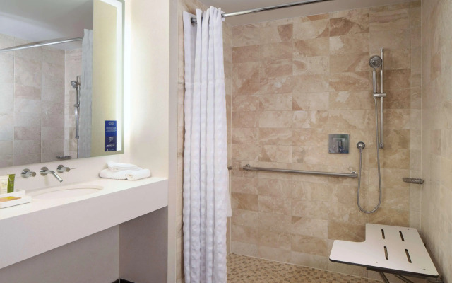 Hilton Alexandria Old Town