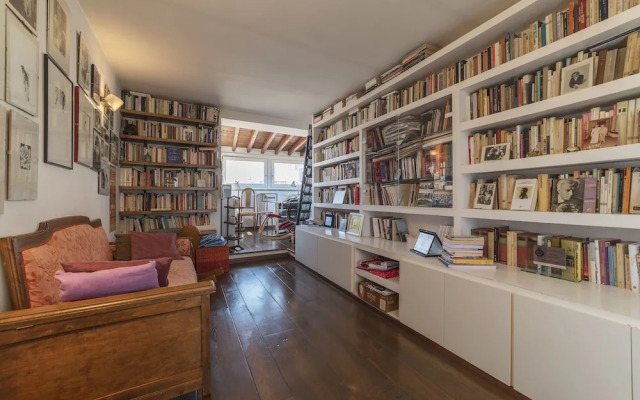 Trastevere Panoramic Rooftop Loft