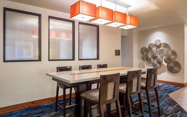 DoubleTree Suites by Hilton Hotel Minneapolis