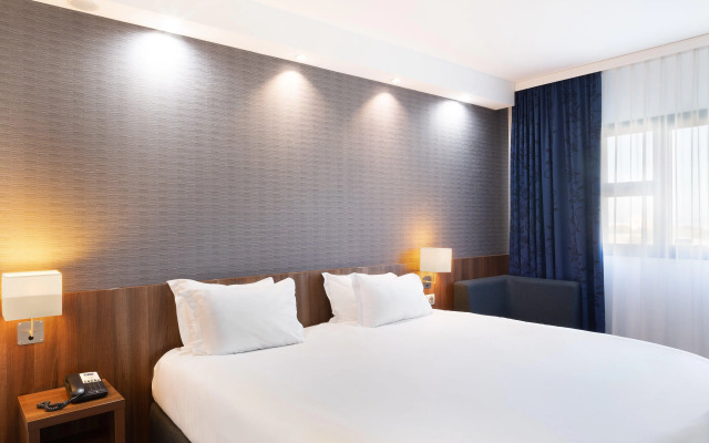 Holiday Inn Express Marseille Airport by IHG