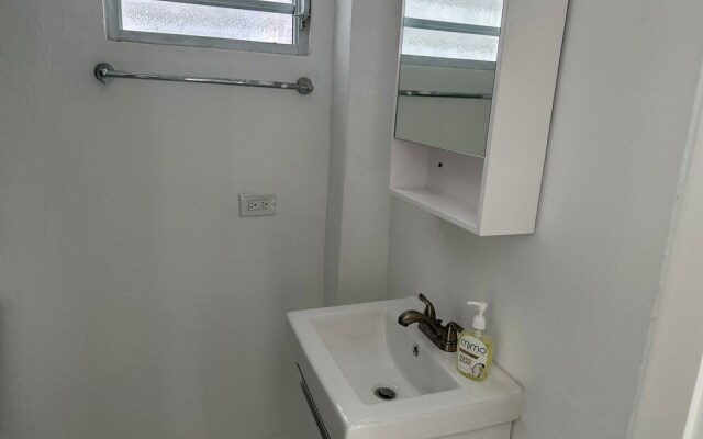 Gorgeous 1-Bedroom Beachside Suite