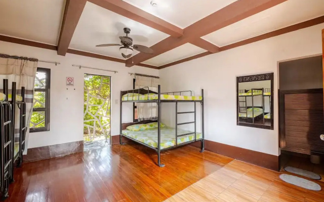 Ross Rose Budget Hotel