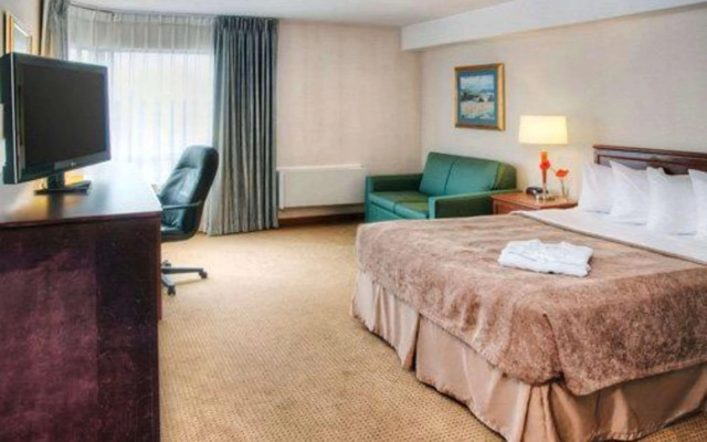 Quality Hotel & Suites Montreal East