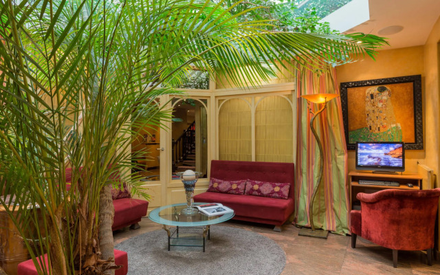 Neuilly Park Hotel