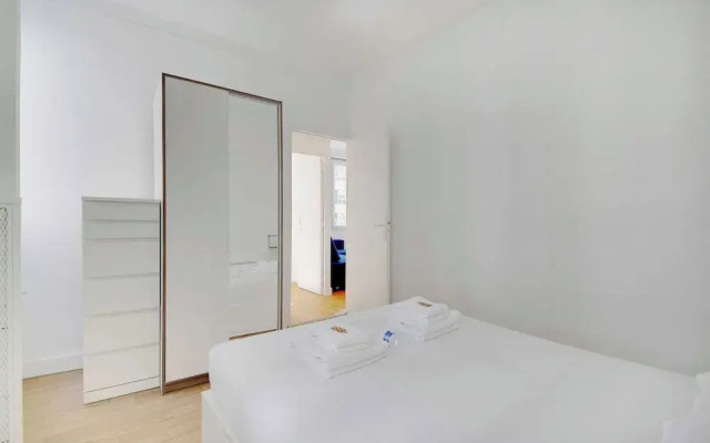 Cozy Apartment 2bdr/5p - in the Heart of Suresnes