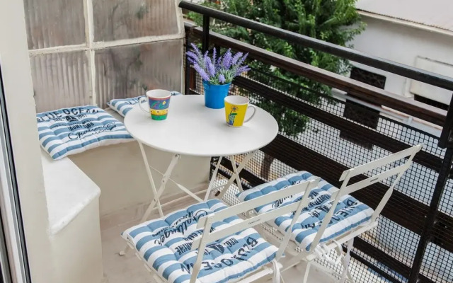 Restfull Fully Renovated Apartment in Thisio