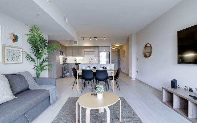 Fantastic Condo Crystal City Rooftop