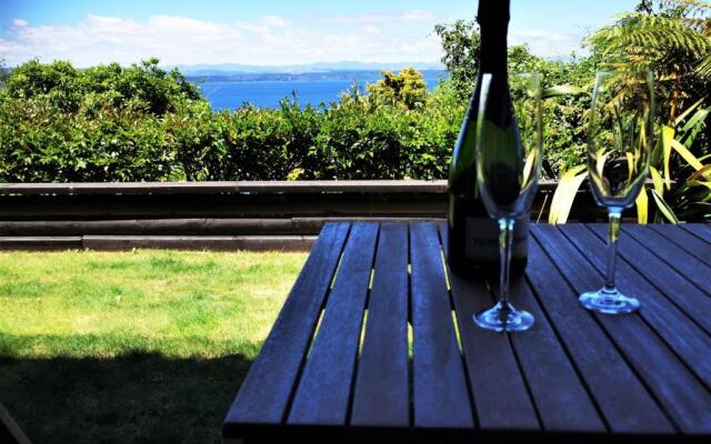 Lake View Garden Apartment