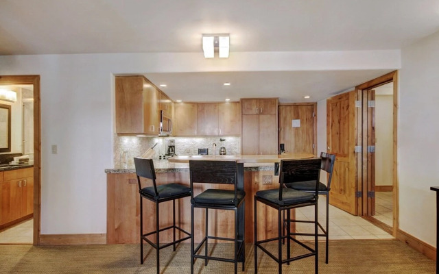 Lodge at Vail C256A