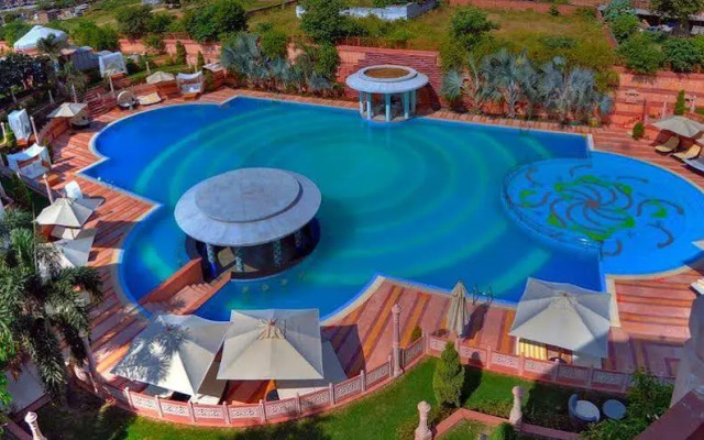 Orient Taj Hotel &Resort