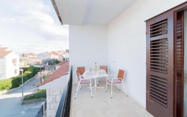 Apartments with a parking space Supetar, Brac - 18825