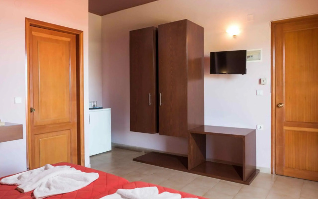 Petritos Rooms and Studios