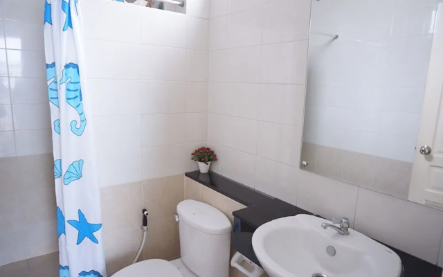 Ananas Phuket Hostel