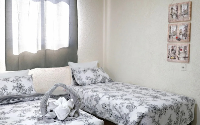 Neve Midbar Motel