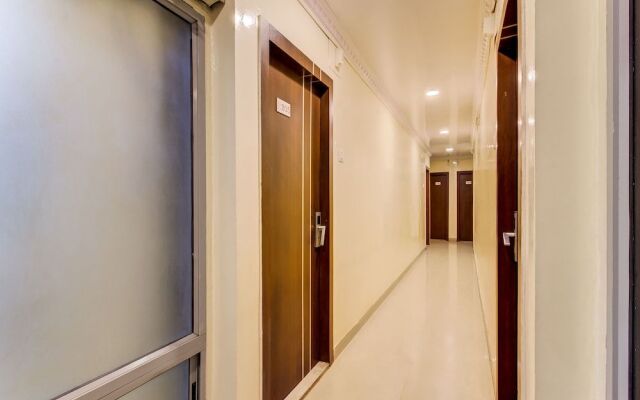 OYO Flagship 36693 Hotel Royal Enclave