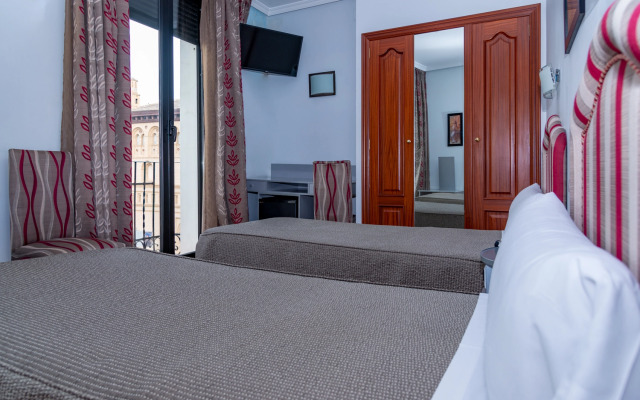 Tibur Hotel