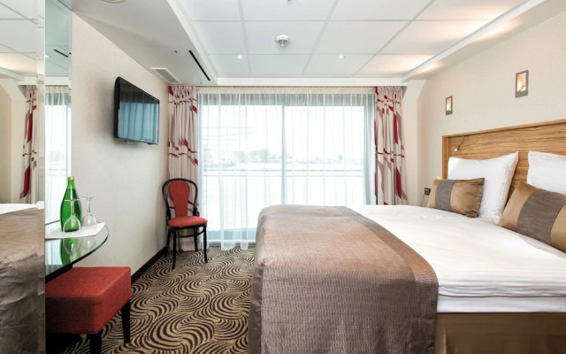 Crossgates Hotelship Medienhafen - Düsseldorf