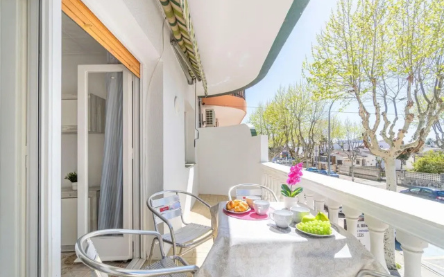 Apartment in Empuriabrava Near Sandy Beach