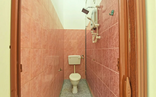Oyo 90639 Hotel Azimah