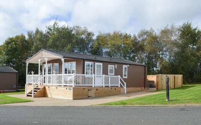 Remarkable 2-bed Lodge in Morpeth With Hot Tub