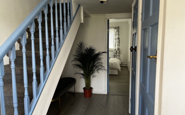 Captivating 3-bed Apartment in Central London