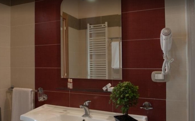 Buongusto Hotel & Restaurant