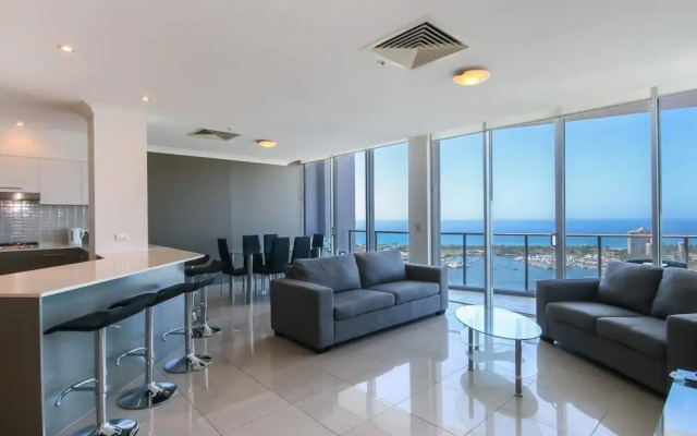 Stylish 3 Bedroom Apartment In Goldcoast