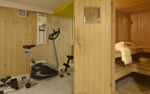 Ascona Lodge, Pool & Garden Retreat